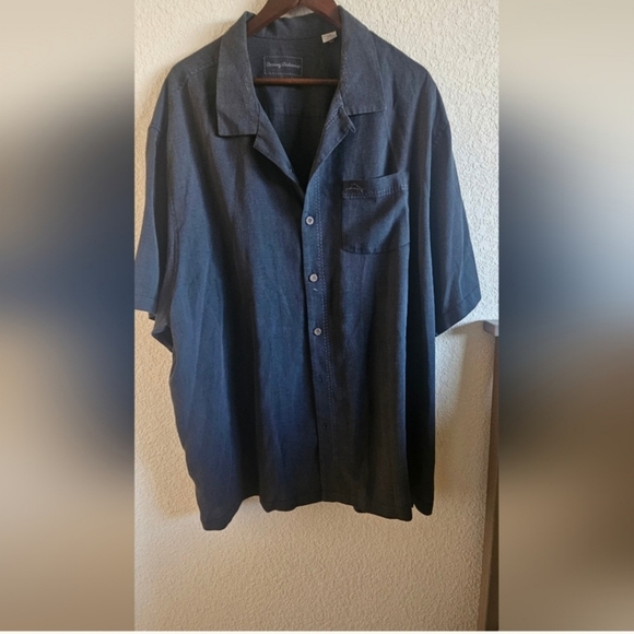 Black tommy Bahama Silk button down - Picture 1 of 7